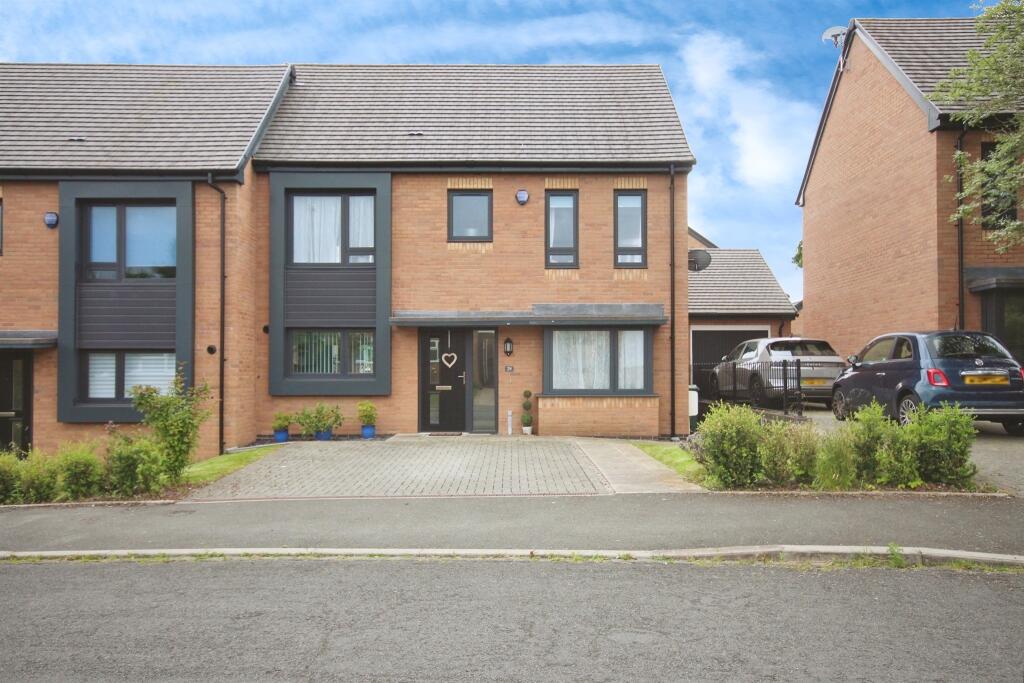 3 bedroom semidetached house for sale in Thistley Field, Coundon