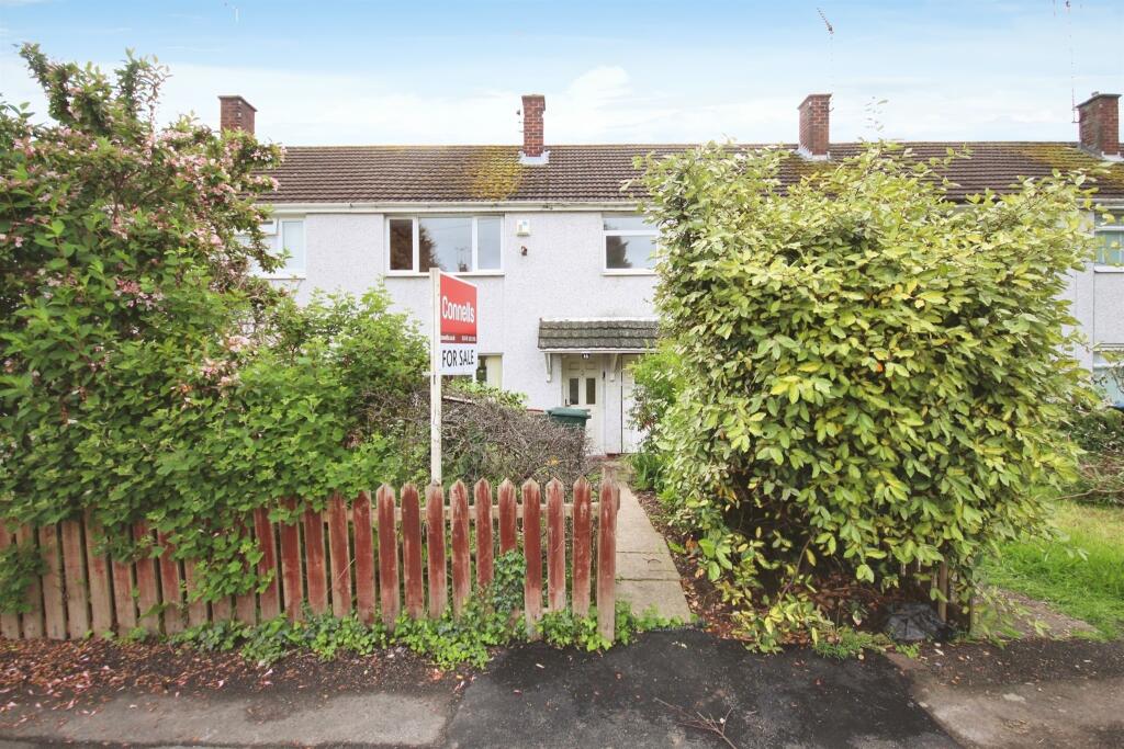 3 bedroom terraced house for sale in Lynmouth Road, Henley Green