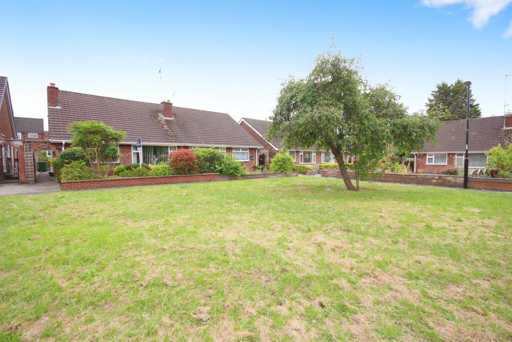 2 bedroom semidetached bungalow for sale in Postbridge Road