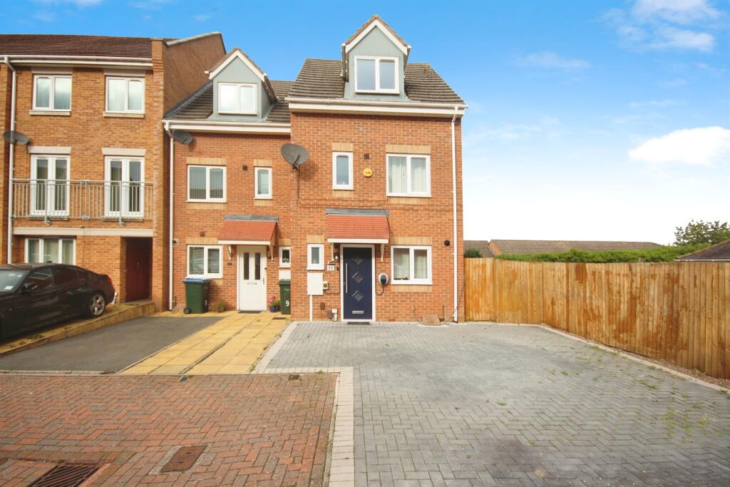 3 bedroom town house