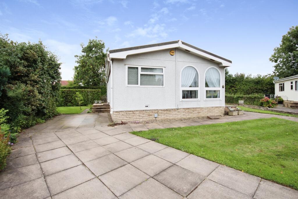 2 bedroom park home for sale in Heathcote Park, Heathcote, Warwick, CV34