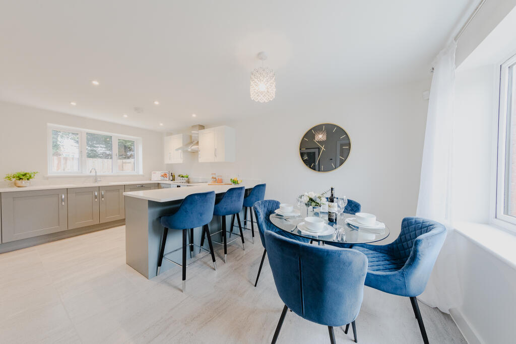 3 bedroom detached house for sale in Fosse Farm, Leamington Spa, CV33