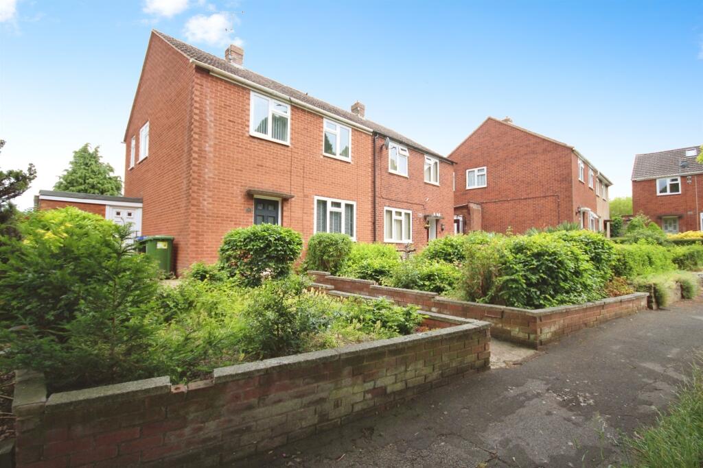 2 bedroom end of terrace house for sale in Southway, Leamington Spa, CV31