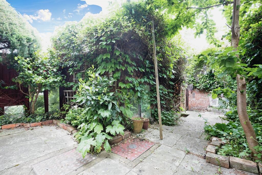 Additional property image - Campion Terrace, Leamington Spa