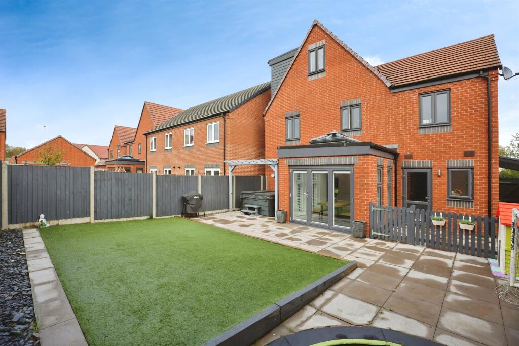 Additional property image - Jubilee Way, Bishops Tachbrook, Leamington Spa