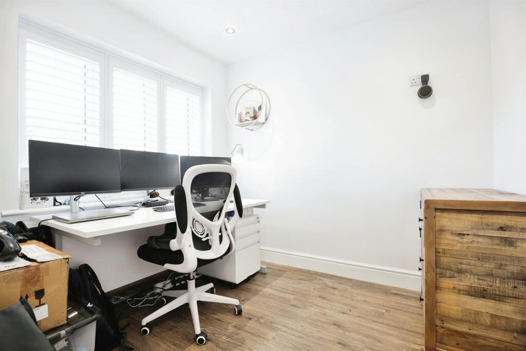 Additional property image - Jubilee Way, Bishops Tachbrook, Leamington Spa
