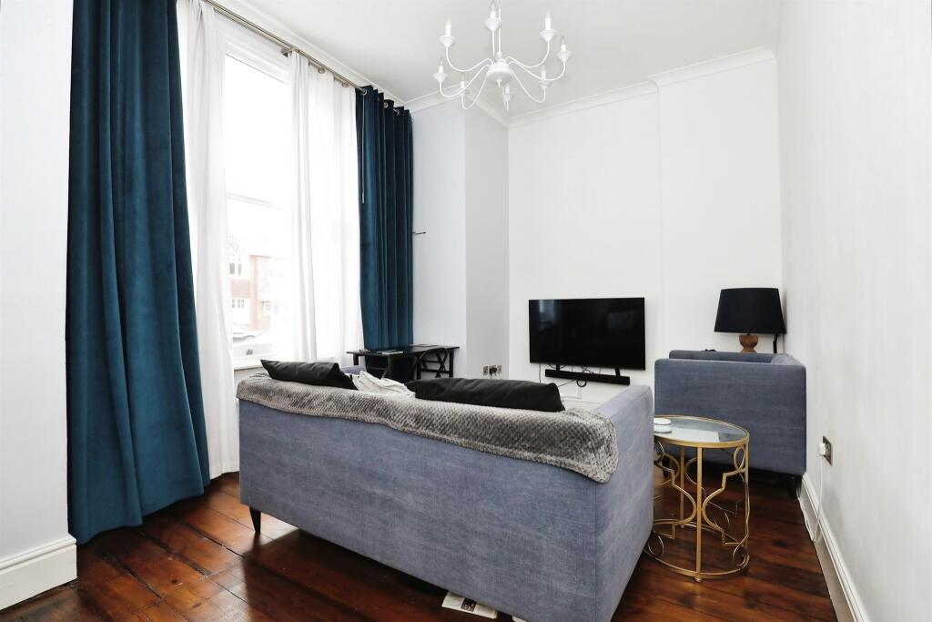 Additional property image - Russell Terrace, Leamington Spa