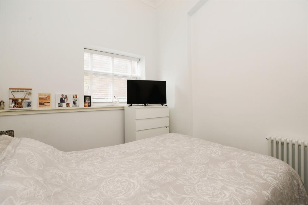 Additional property image - Russell Terrace, Leamington Spa