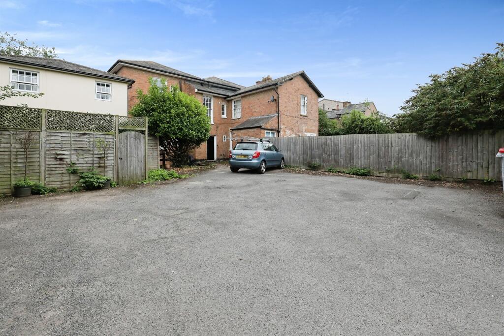 Additional property image - Russell Terrace, Leamington Spa