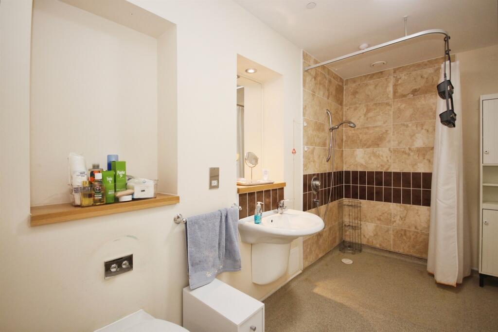 Additional property image - Queensway, Leamington Spa