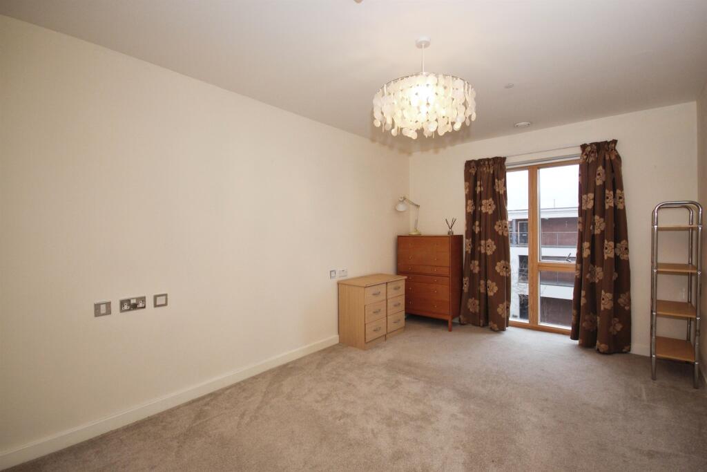 Additional property image - Queensway, Leamington Spa