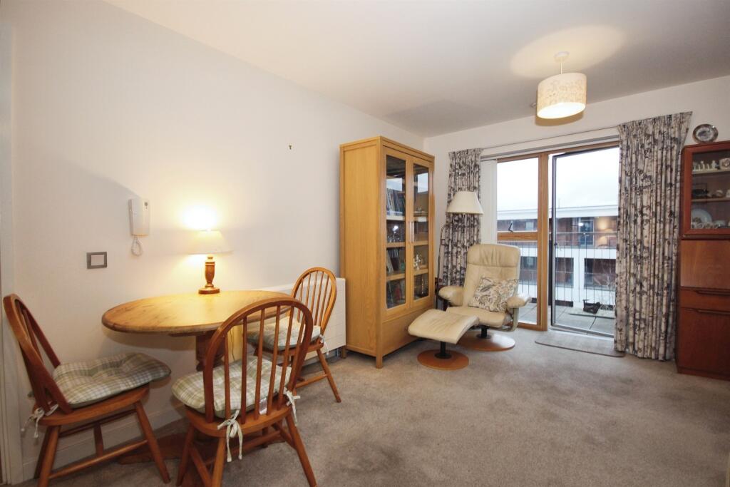 Additional property image - Queensway, Leamington Spa