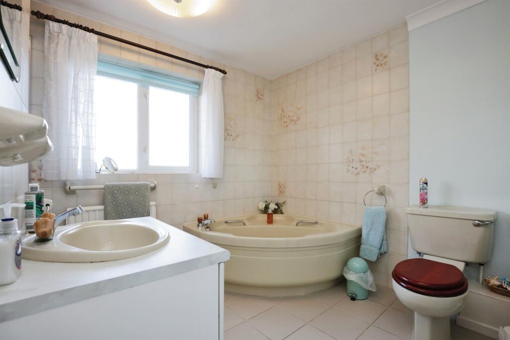 Additional property image - Farm Street, Harbury, Leamington Spa