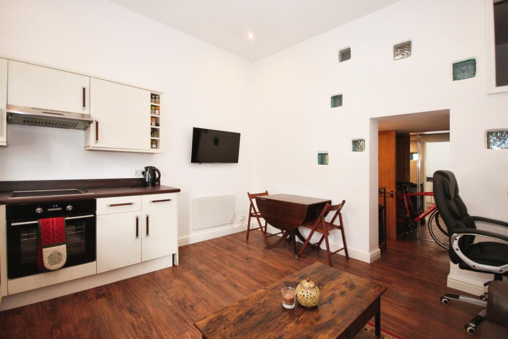 Additional property image - Hitchman Road, Leamington Spa