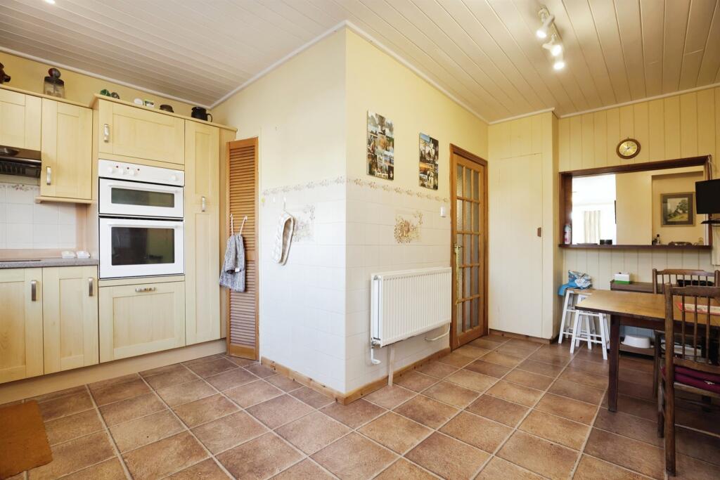 Additional property image - Vicarage Lane, Harbury, Leamington Spa
