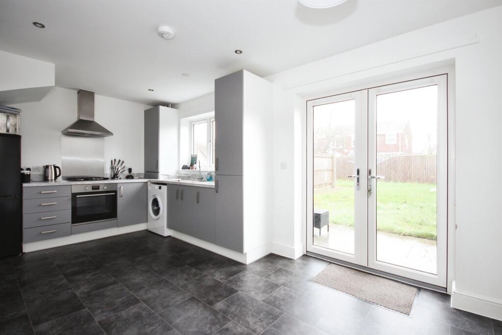 Additional property image - Foster Drive, Radford Semele, Leamington Spa