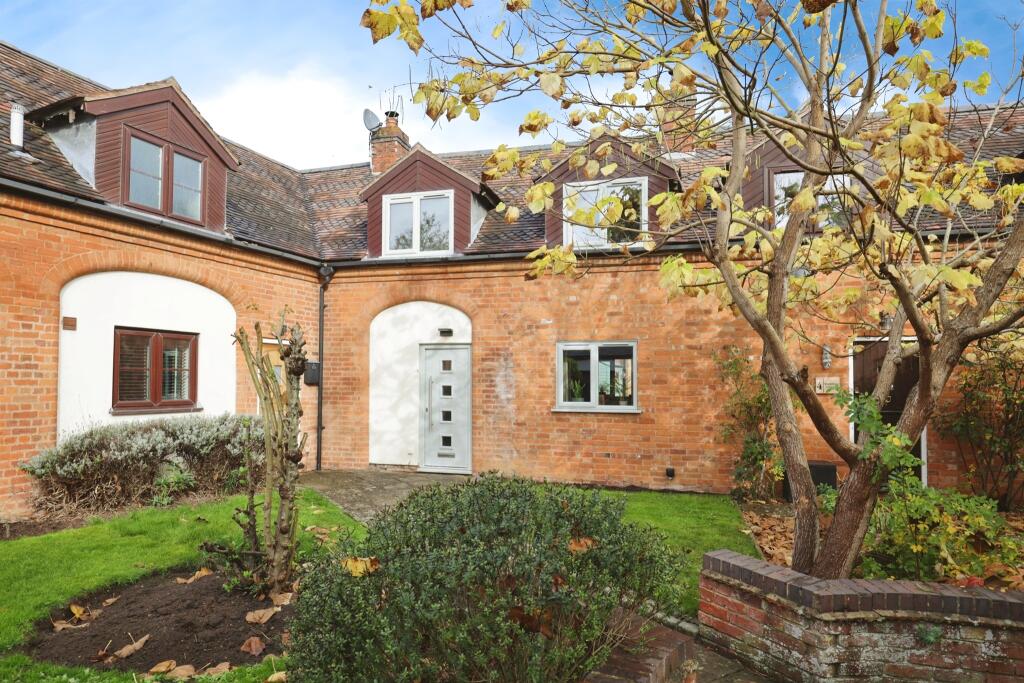 Main image of property: Fosse Way, Radford Semele, Leamington Spa