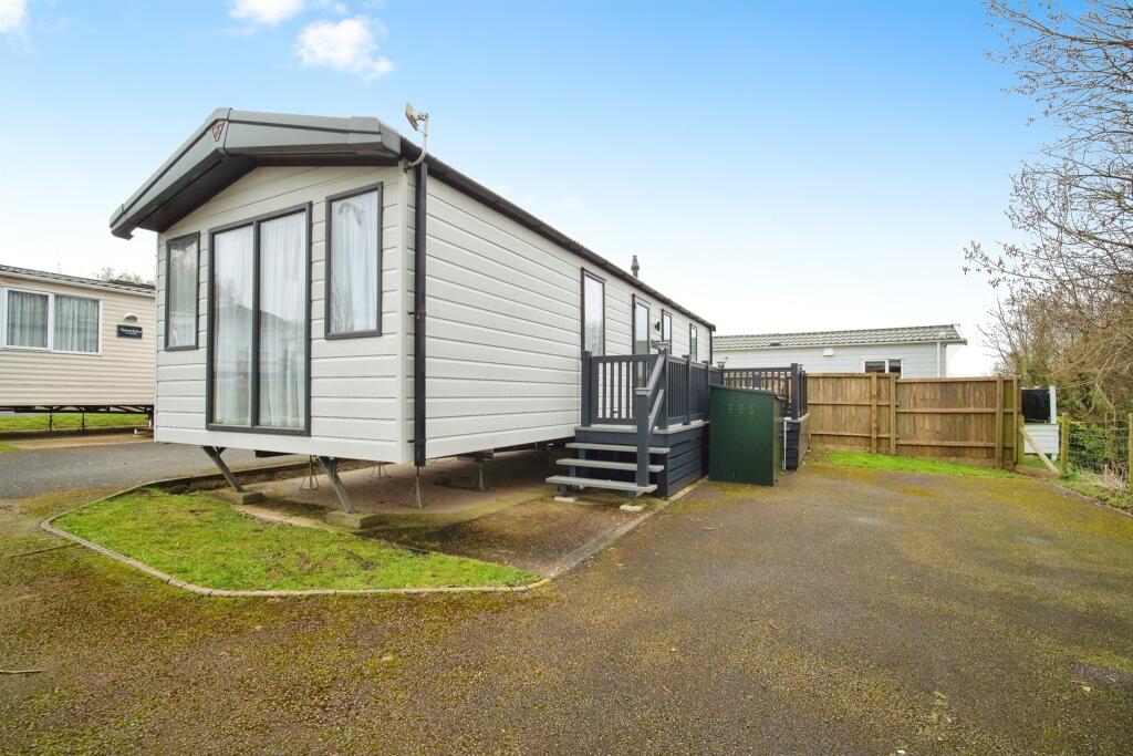 3 bedroom park home for sale in Bowleaze Coveway, Weymouth, DT3