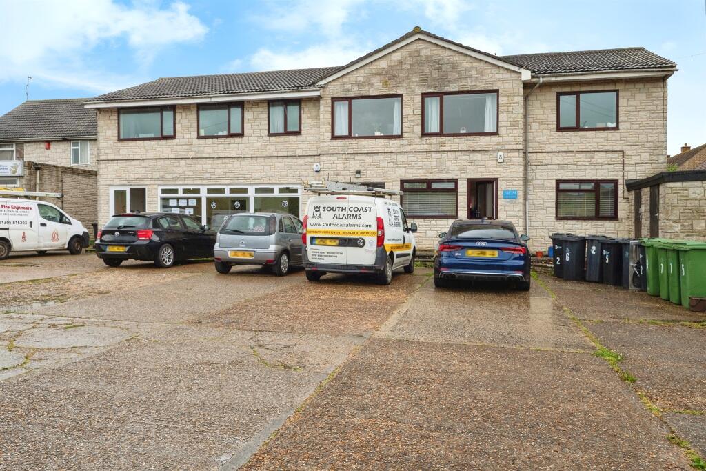 2 bedroom flat