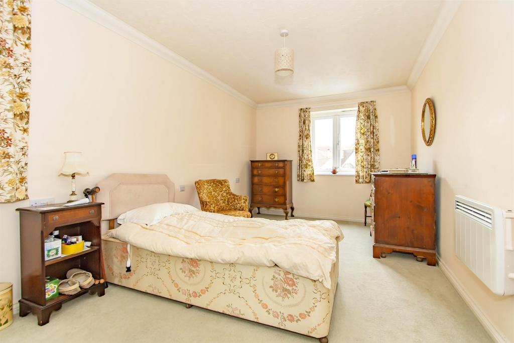 2 bedroom flat for sale in Newbury, Gillingham, SP8