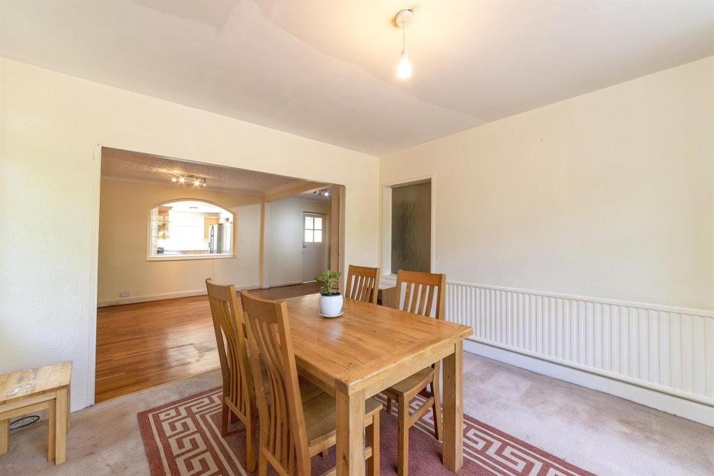 6 bedroom detached house for sale in St. Catherines Road, Grantham, NG31