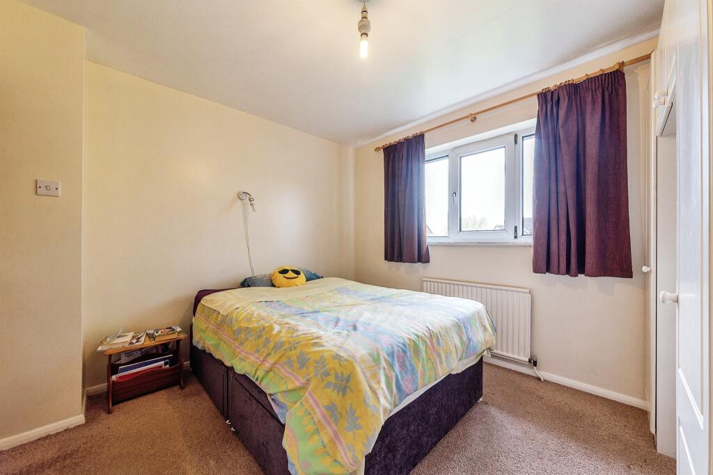 4 bedroom detached house for sale in Meadows Close, Long Bennington, Newark, NG23