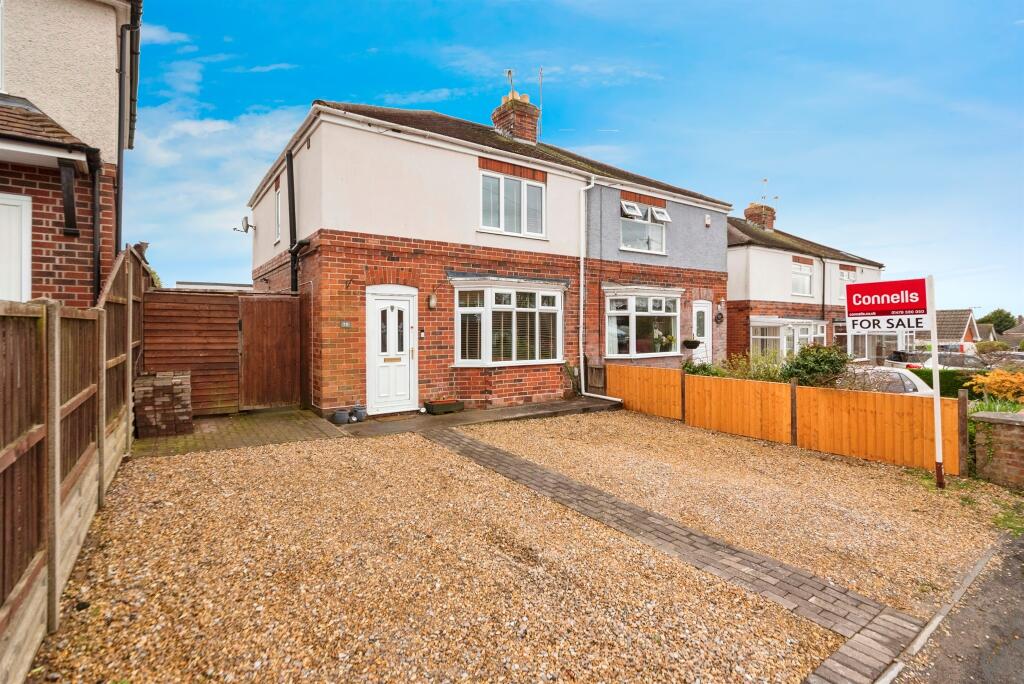 3 bedroom semidetached house for sale in Gorse Road, Grantham, NG31