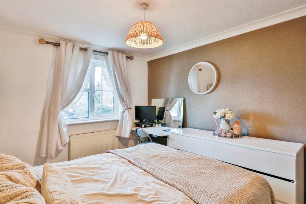Additional property image - Chloe Gardens, Parkstone, Poole