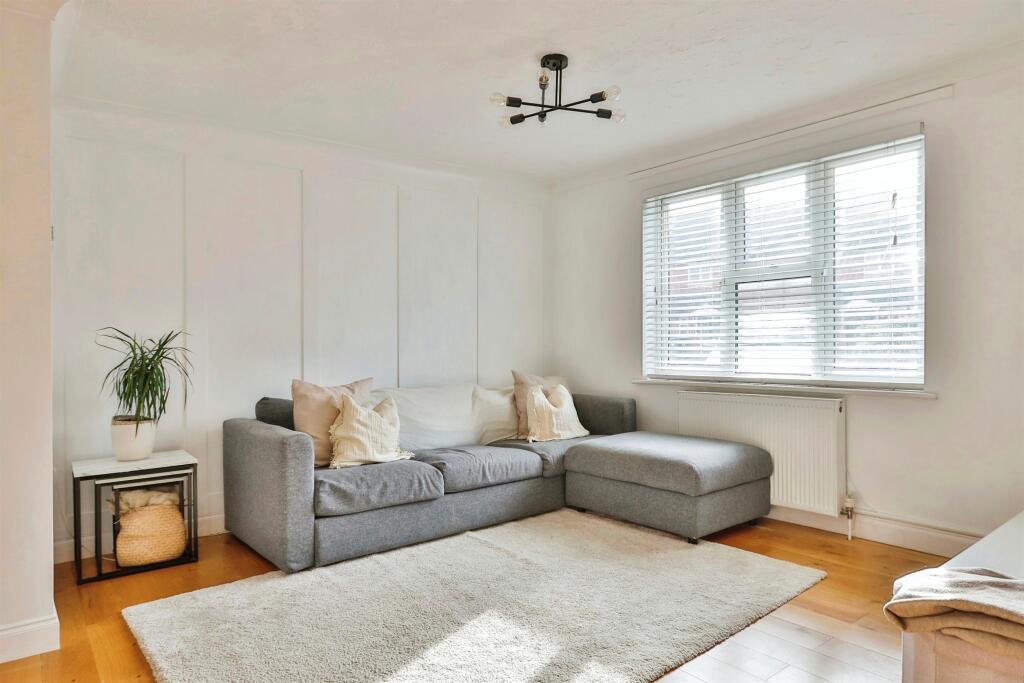 Additional property image - Chloe Gardens, Parkstone, Poole