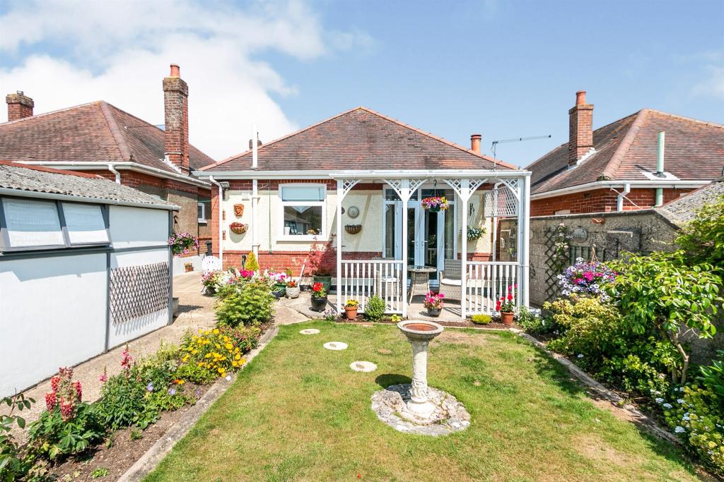 2 bedroom detached bungalow for sale in Brierley Road, BOURNEMOUTH, BH10