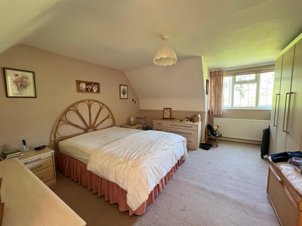 3 bedroom detached house for sale in Oakland Walk, West Parley