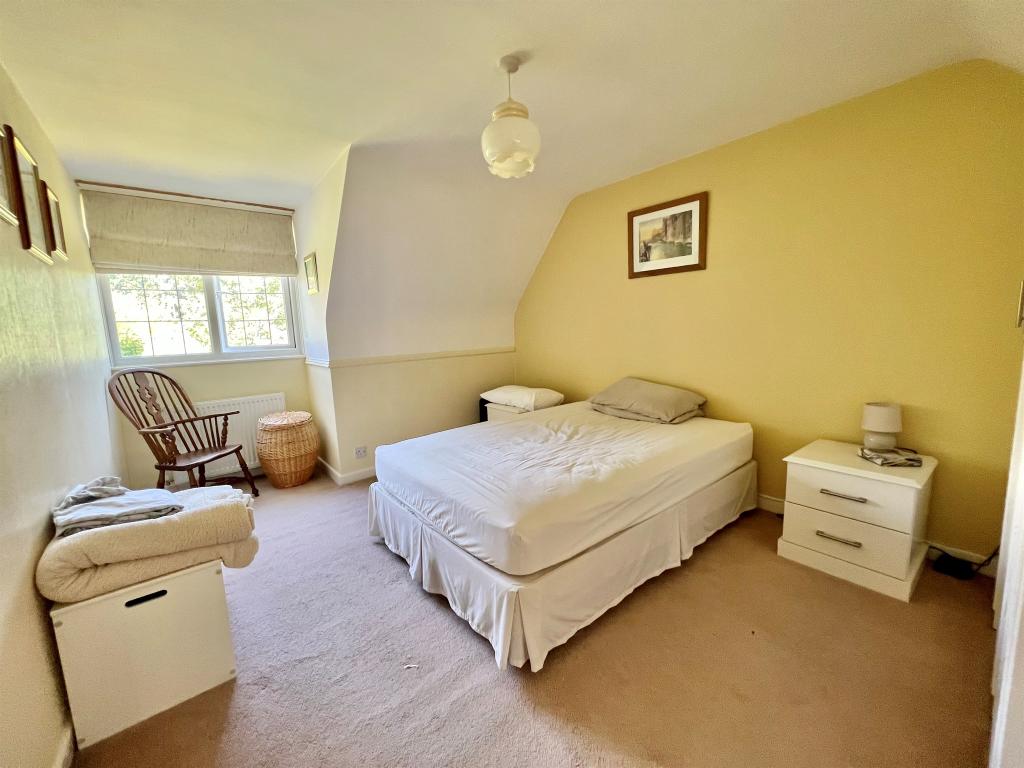 3 bedroom detached house for sale in Oakland Walk, West Parley