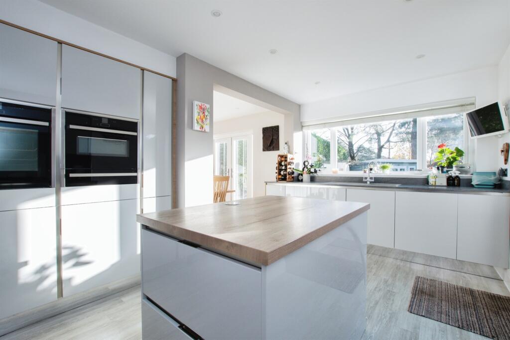Additional property image - Fernlea Close, FERNDOWN