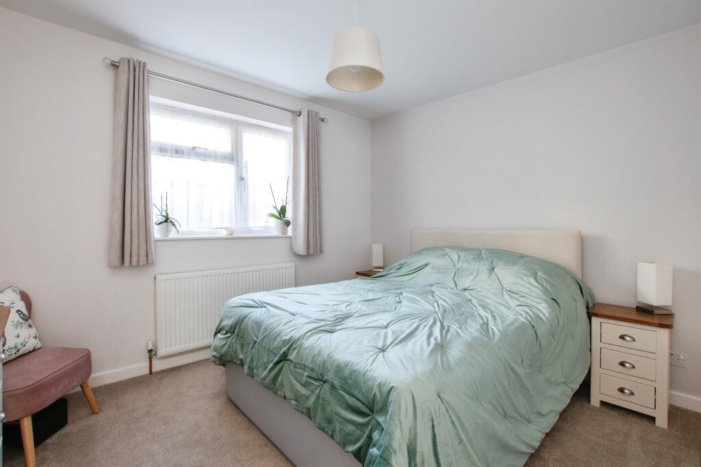 Additional property image - Fernlea Close, FERNDOWN