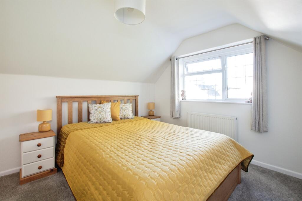 Additional property image - Fernlea Close, FERNDOWN
