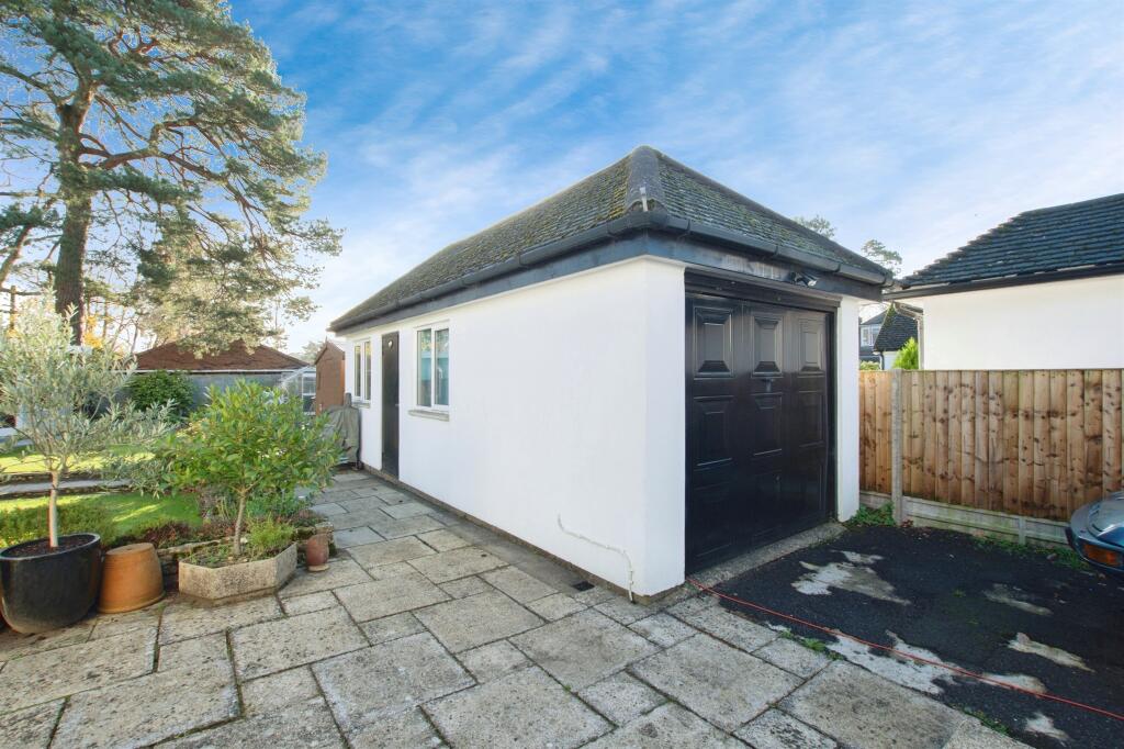 Additional property image - Fernlea Close, FERNDOWN