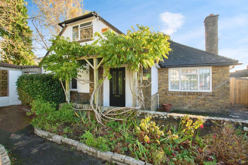 Main image of property: Fernlea Close, FERNDOWN