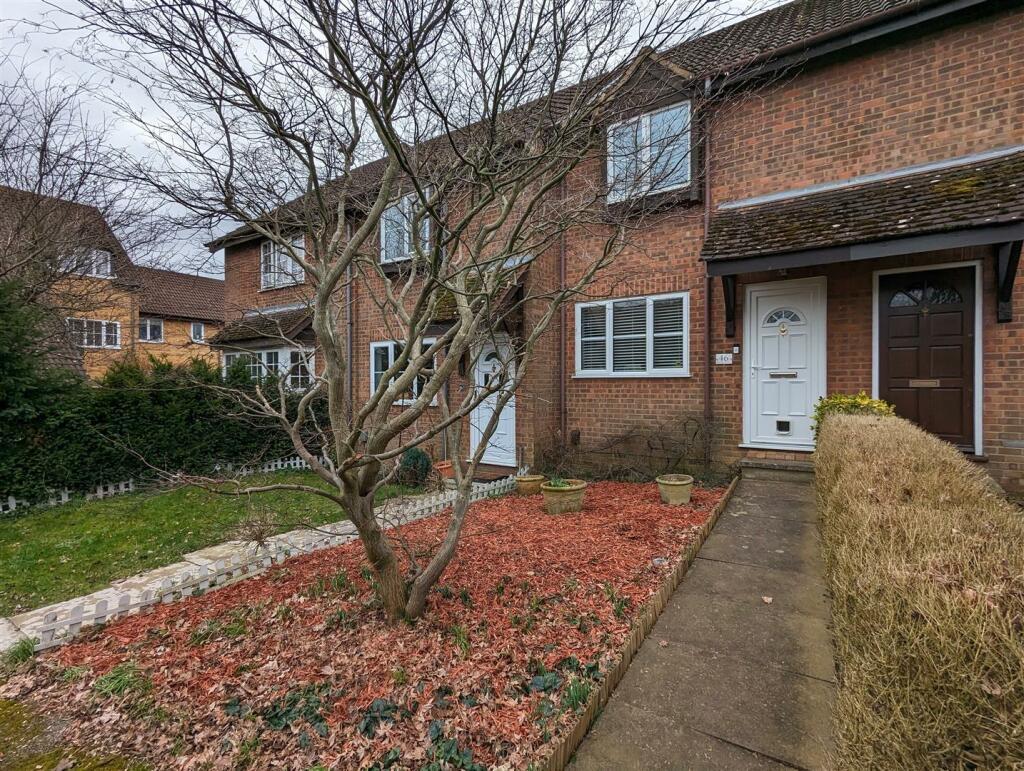 2 bedroom terraced house for sale in Woodstock, Knebworth, SG3