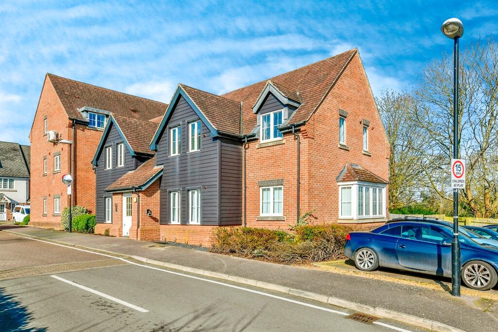 Main image of property: Pembridge Gardens, Bragbury End, Stevenage