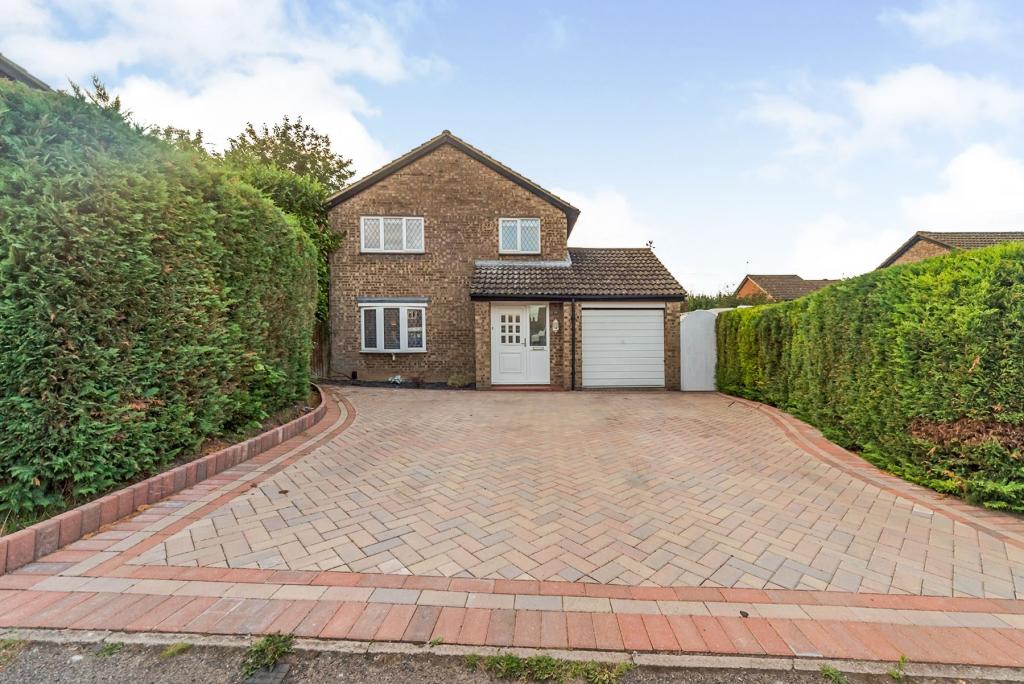 5 bedroom detached house for sale in Coleridge Close, Hitchin, SG4