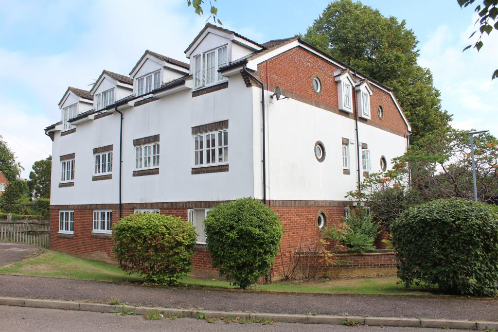 1 bedroom flat for sale in Rosemont Close, Letchworth Garden City, SG6