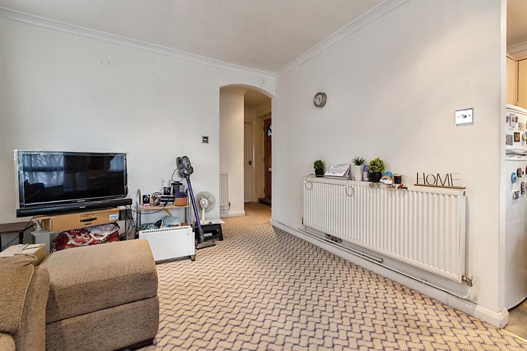2 bedroom flat for sale in Chiltern Road, Baldock, SG7