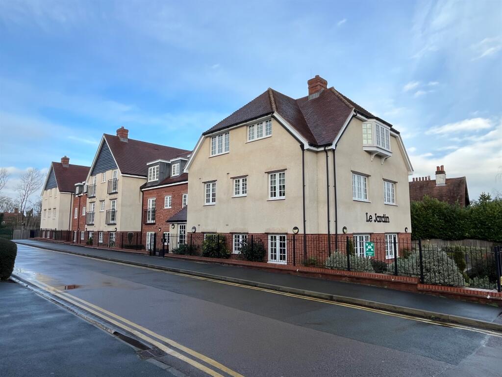 1 bedroom flat for sale in Station Road, Letchworth Garden City, SG6