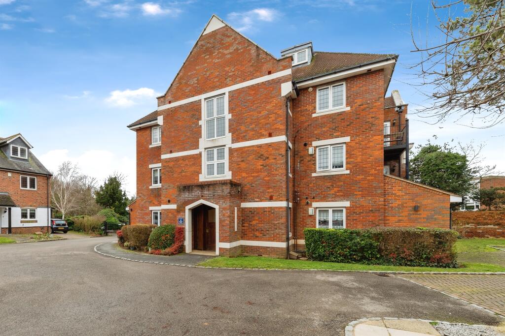 2 bedroom apartment for sale in South Road, Baldock, SG7