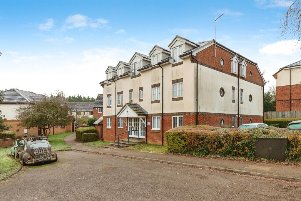 1 bedroom apartment for sale in Rosemont Close, Letchworth Garden City, SG6