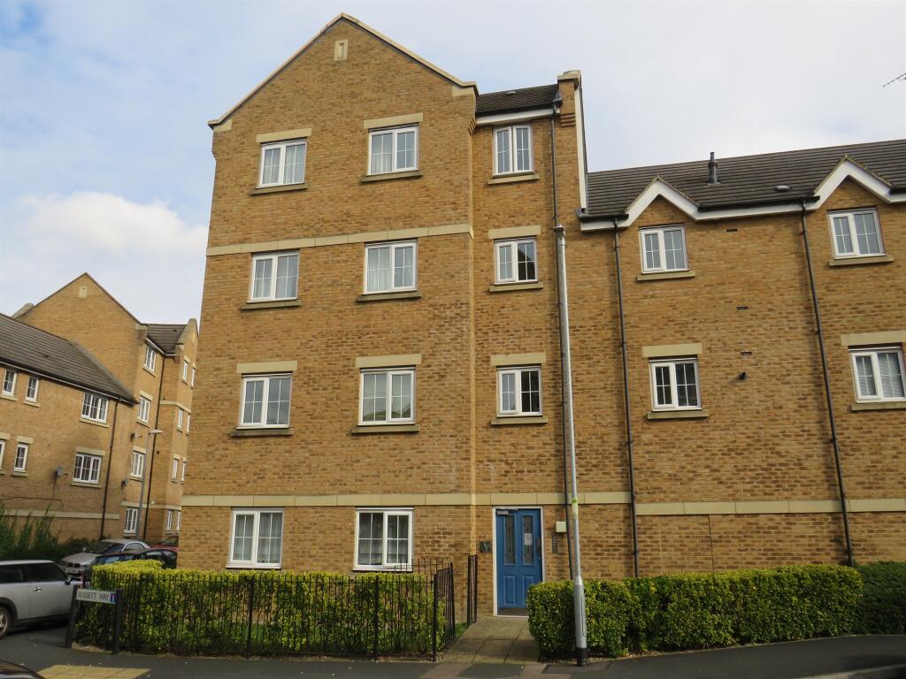 2 bedroom apartment for sale in Russett Way, Dunstable, LU5