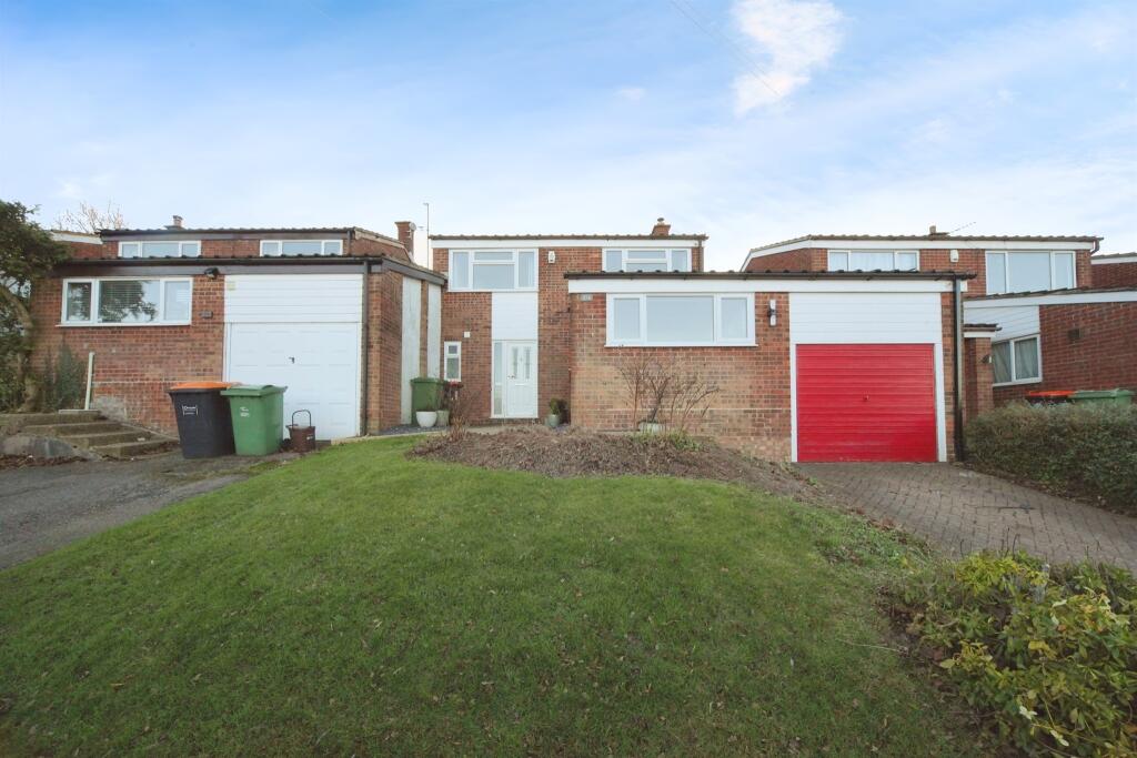 3 bedroom link detached house for sale in Lowther Road, Dunstable, LU6