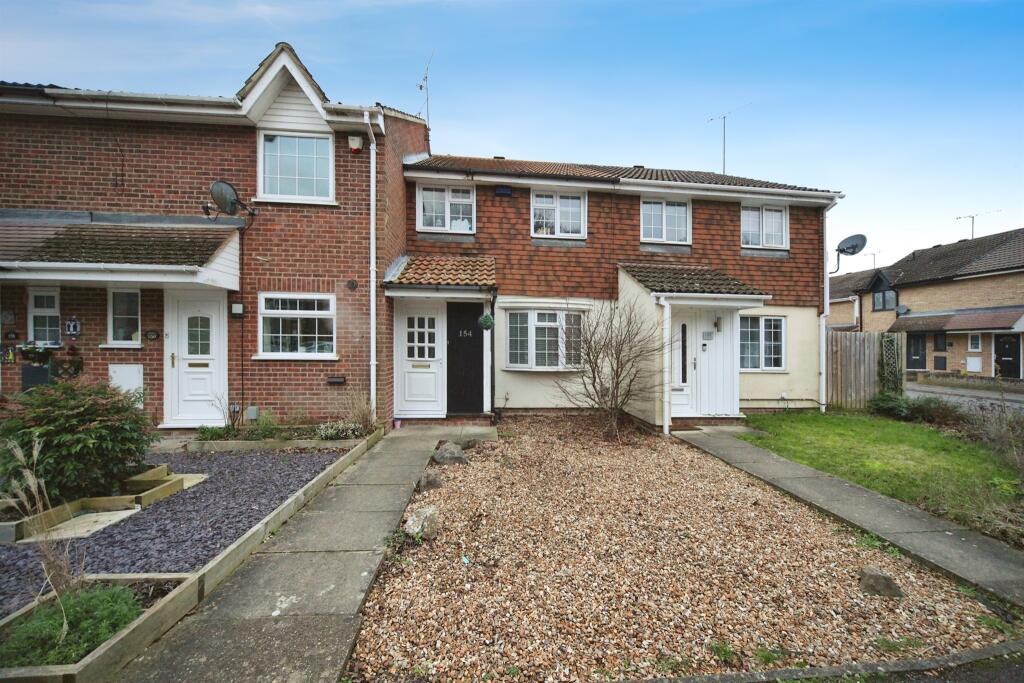 3 bedroom terraced house for sale in Cemetery Road, Houghton Regis