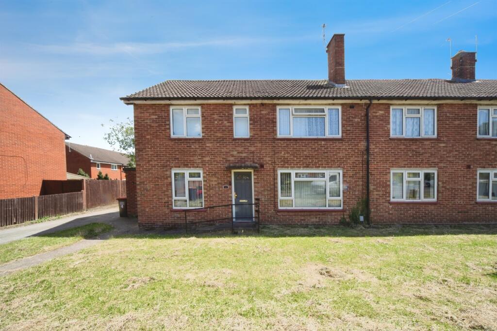 2 bedroom for sale in Woodfield Gate, DUNSTABLE, LU5