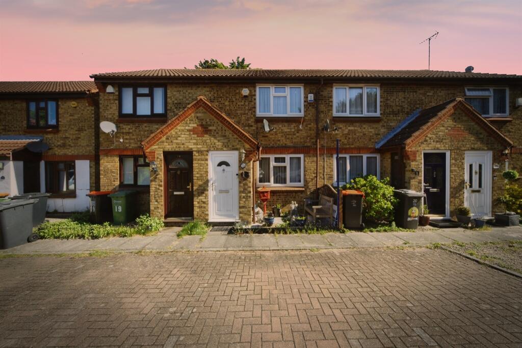 Main image of property: Highfields Close, Dunstable
